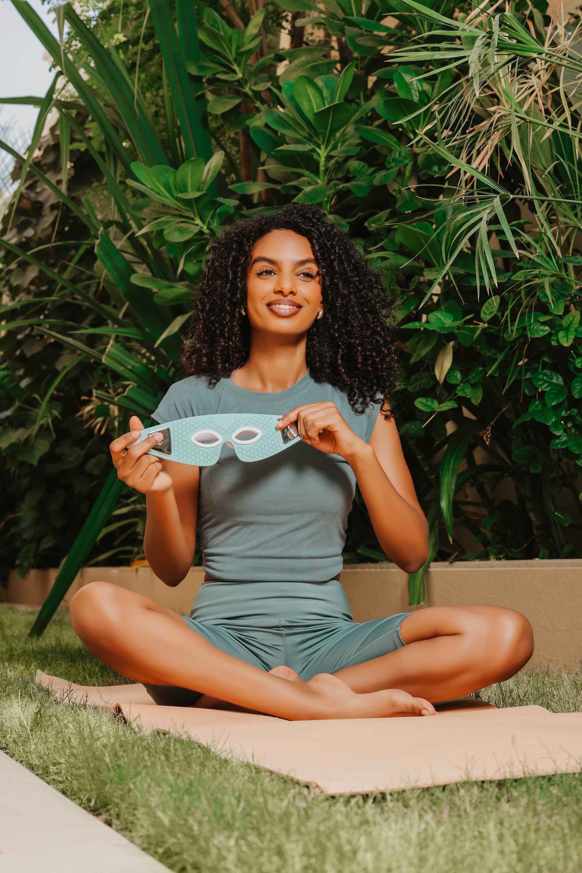 SoulSkin EyeMask Precision - Hands-free Red Light Therapy Eye Mask