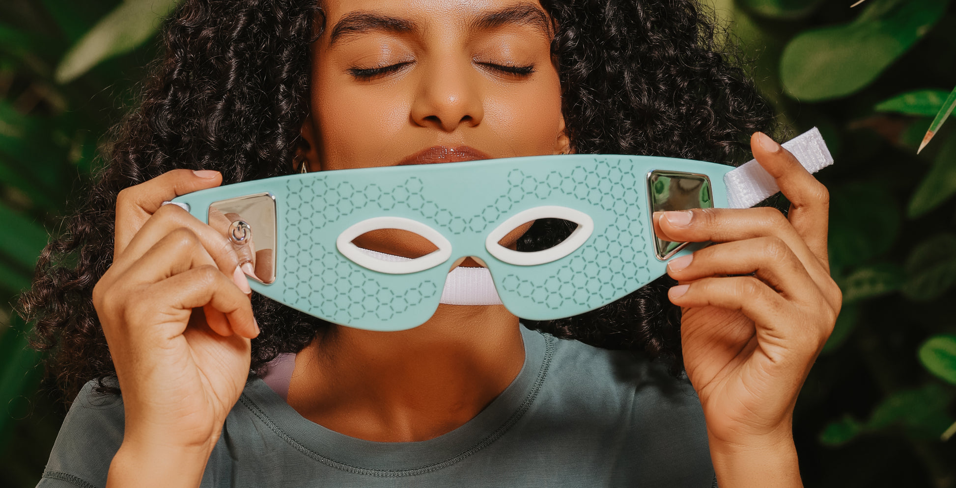 SoulSkin EyeMask Precision - Hands-free Red Light Therapy Eye Mask