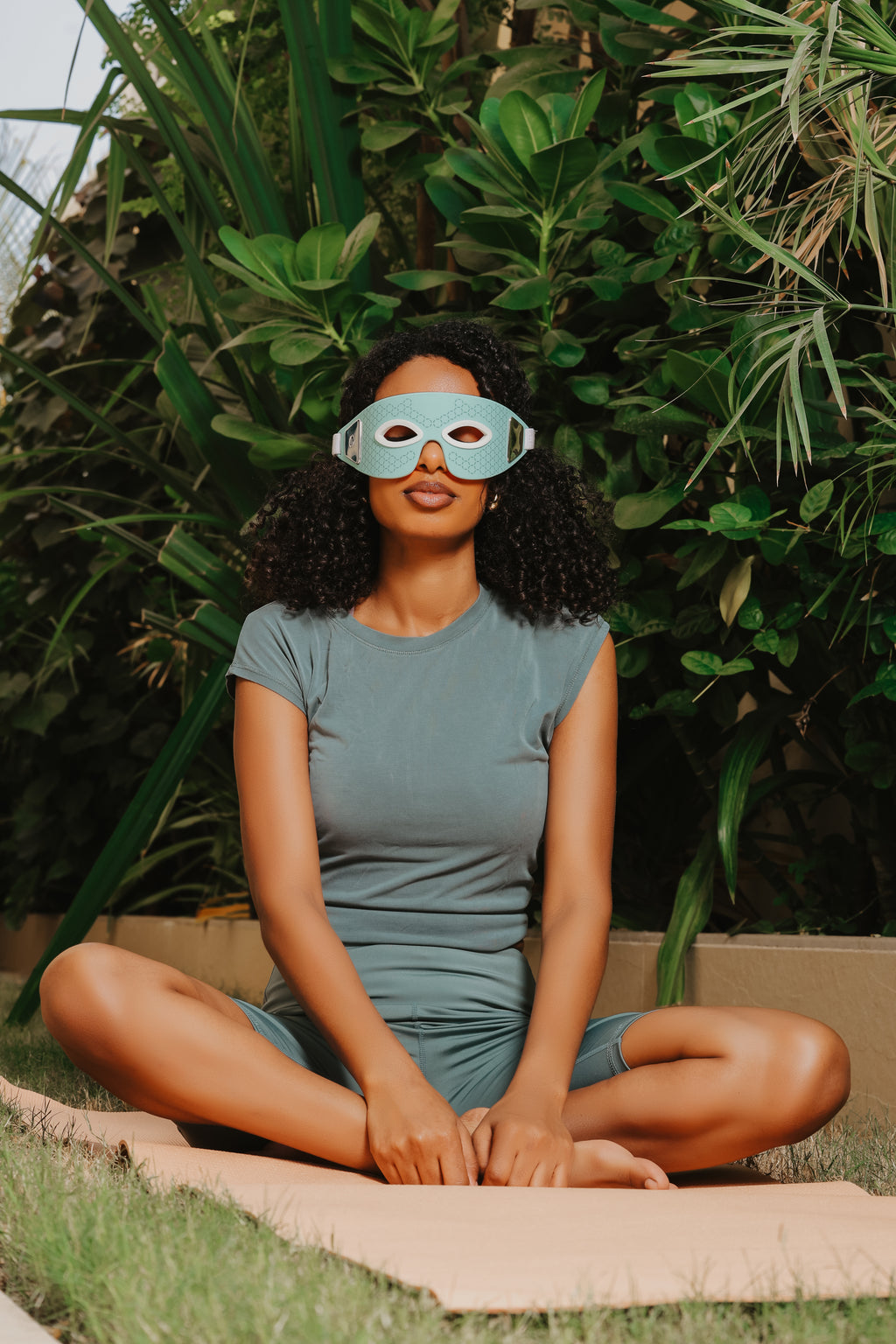 SoulSkin EyeMask Precision - Hands-free Red Light Therapy Eye Mask